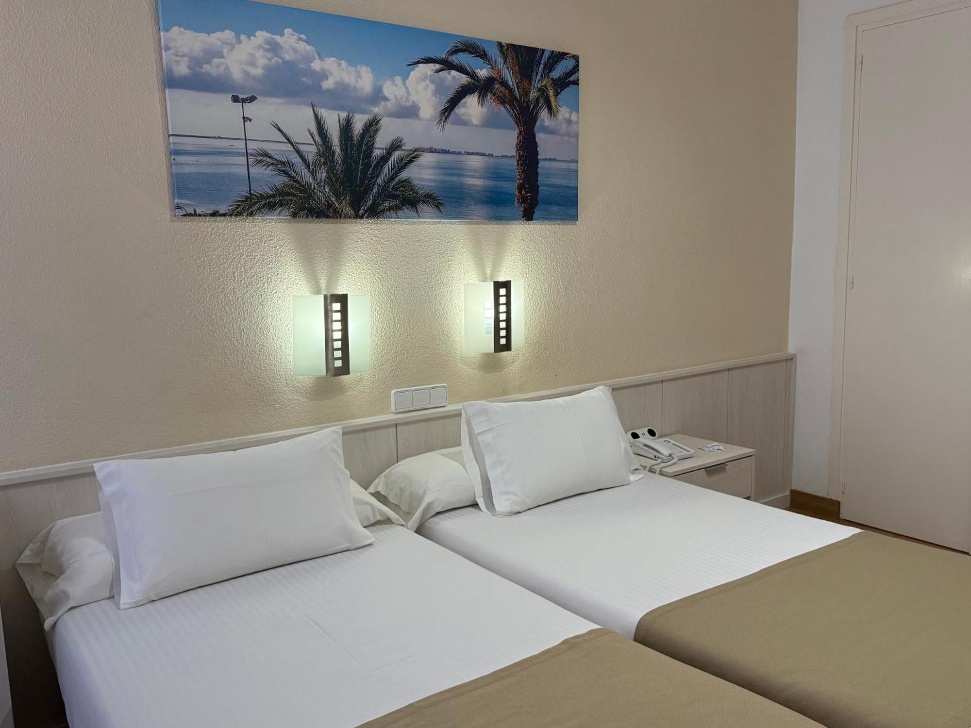 Hotel Neptuno ซานเปรโดเดลปีนาตาร์ ห้อง รูปภาพ