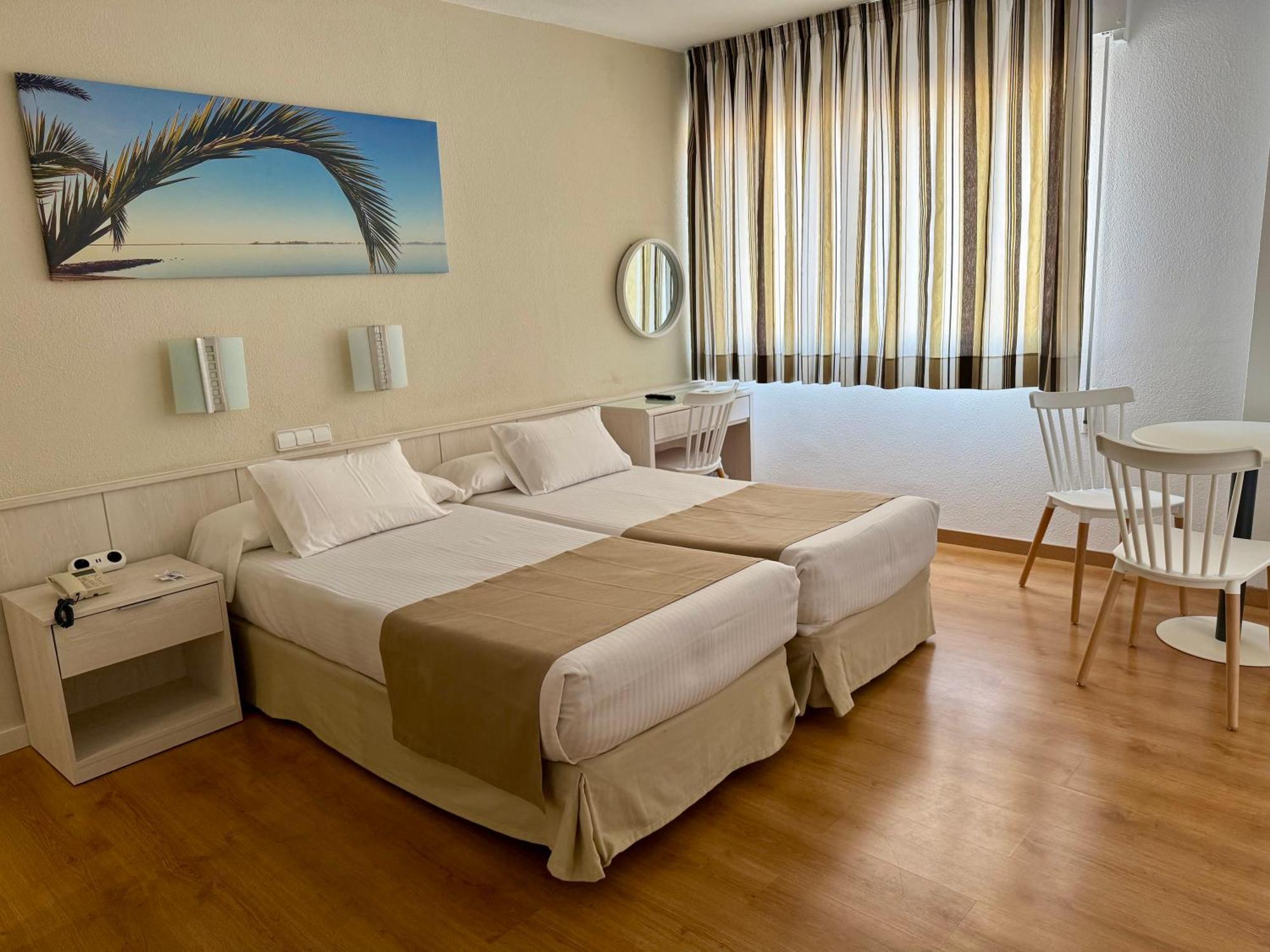Hotel Neptuno ซานเปรโดเดลปีนาตาร์ ห้อง รูปภาพ